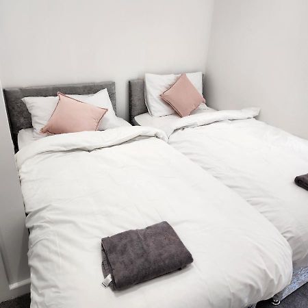 Comfy Diamond Ensuite Room Maidstone With Free Parking And Speedy Wifi Extérieur photo