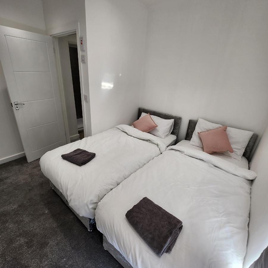 Comfy Diamond Ensuite Room Maidstone With Free Parking And Speedy Wifi Extérieur photo