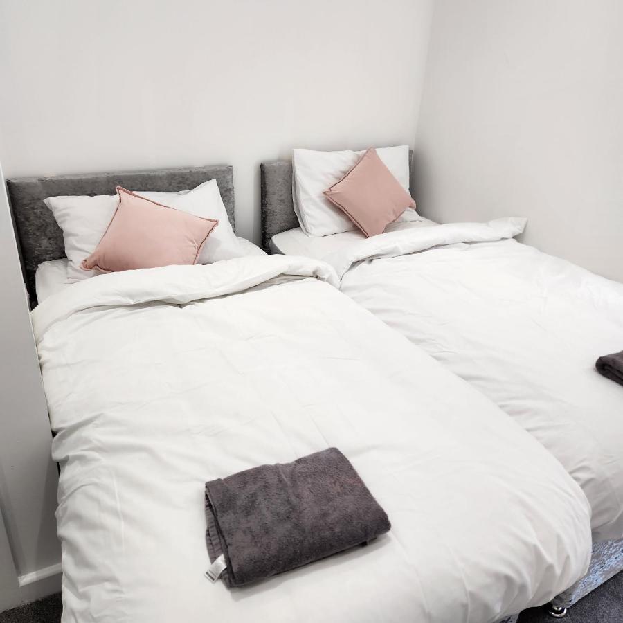 Comfy Diamond Ensuite Room Maidstone With Free Parking And Speedy Wifi Extérieur photo